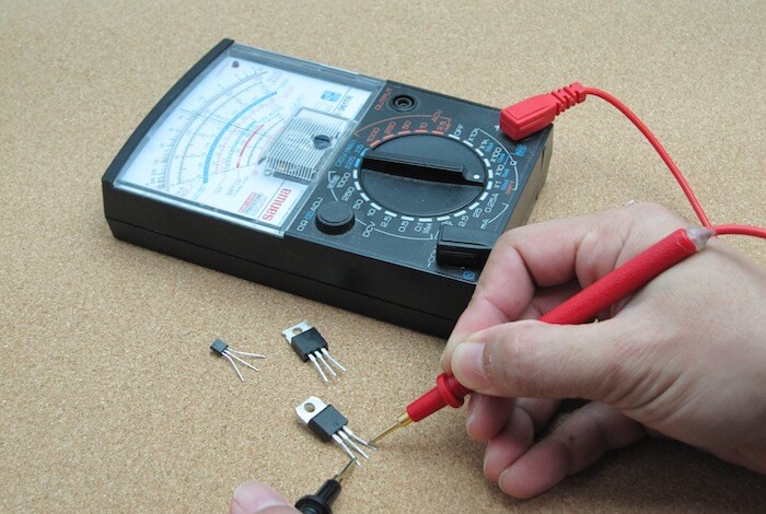 How To Use And Read A Multimeter (Ohms, Voltage, Current)